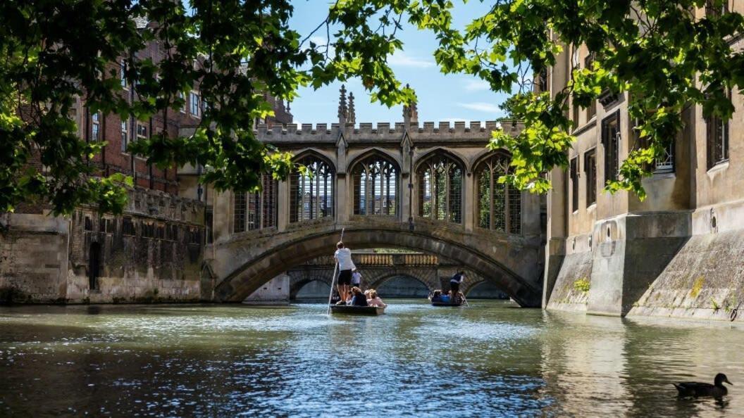 Spacious 3 Bedroom Flat In Heart Of City Centre Cambridge  Extérieur photo